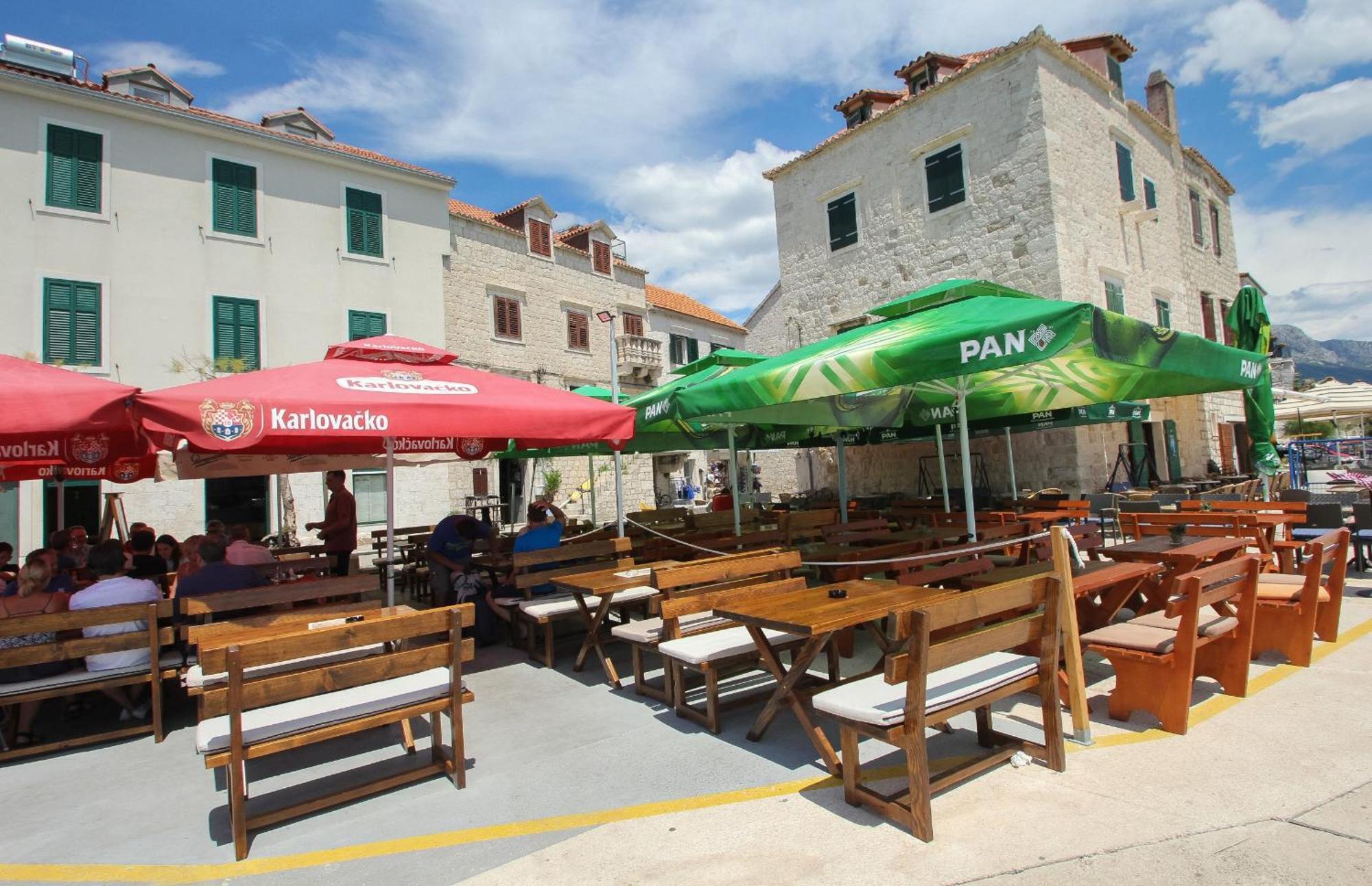 Modern Apartment Nikola In A Quiet Area Kaštel Stari Exterior foto